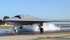 Палубные испытания беспилотного летательного аппарата X-47B Беспилотник США