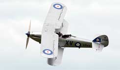 Самолет Hawker Hind в полете
